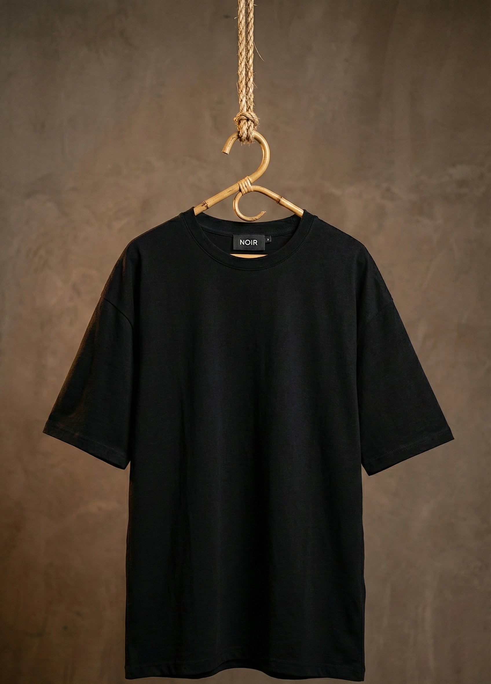 CAMISETA NOIR OVERSIZED